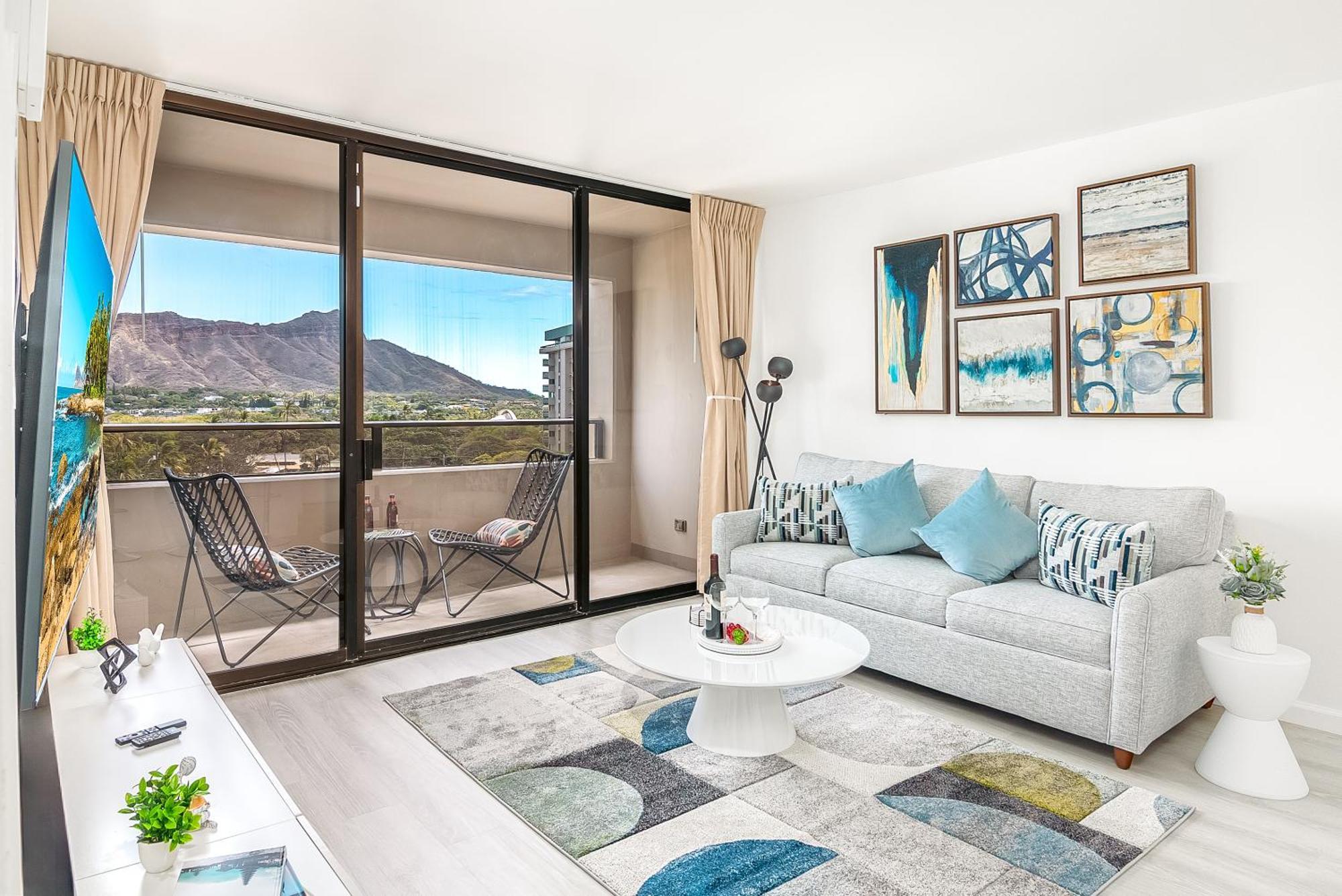Newly Renovated 2 Bedroom Condo, 1 Block To Waikiki Beach, Free Parking ホノルル エクステリア 写真